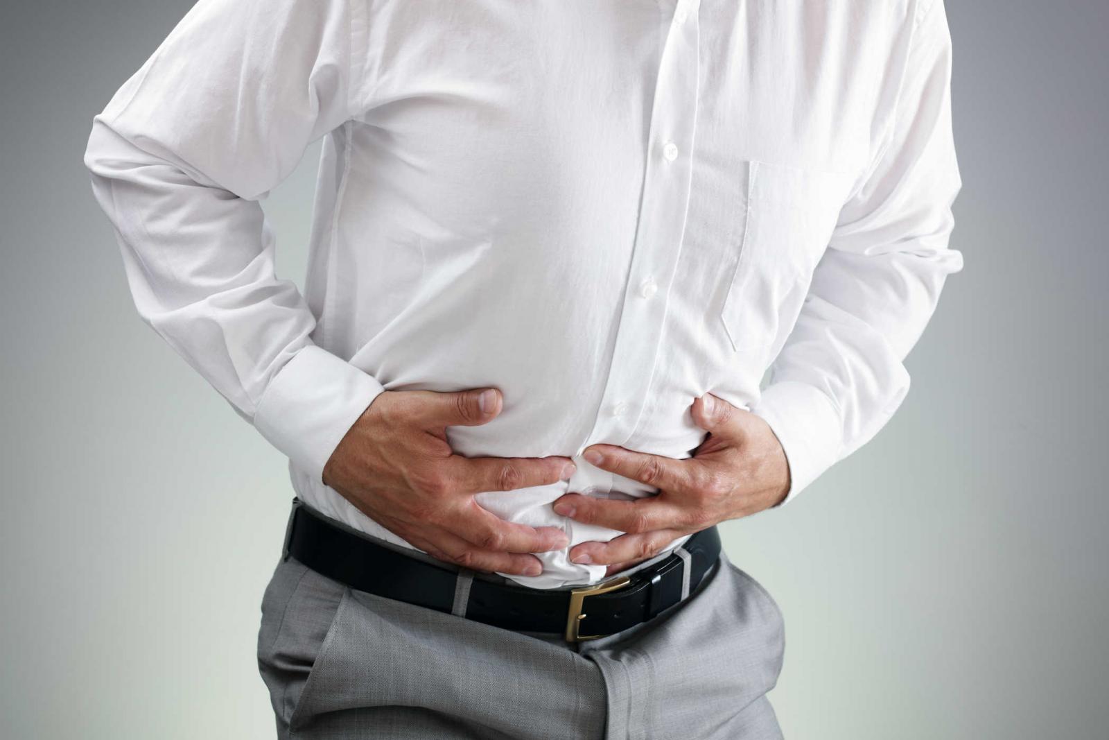 Đau bụng có rất nhiều nguyên nhân, có thể do rối loạn tiêu hóa, viêm ruột thừa, viêm loét dạ dày, sỏi mật, viêm tụy, tắc ruột.